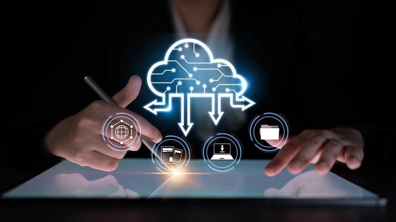 Απεικόνιση της έννοιας αποθήκευσης cloud