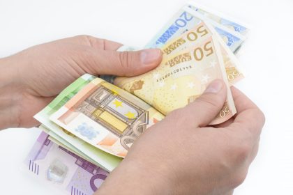 «Συγκλονιστική Άνοδος! Τα Καταθέσεις στις Ελληνικές Τράπεζες Αυξάνονται κατά €1.516B τον Νοέμβριο!»