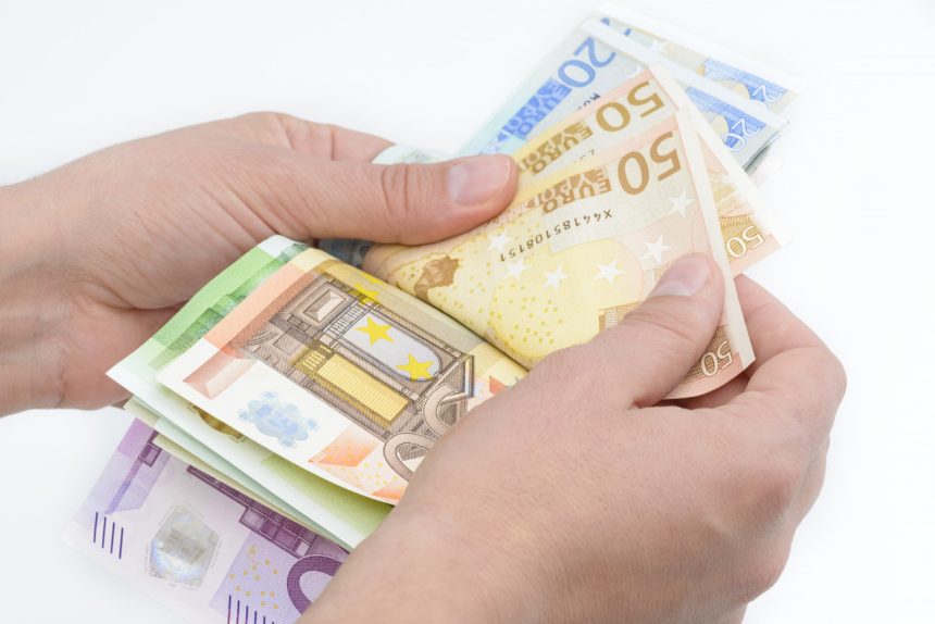 «Συγκλονιστική Άνοδος! Τα Καταθέσεις στις Ελληνικές Τράπεζες Αυξάνονται κατά €1.516B τον Νοέμβριο!»