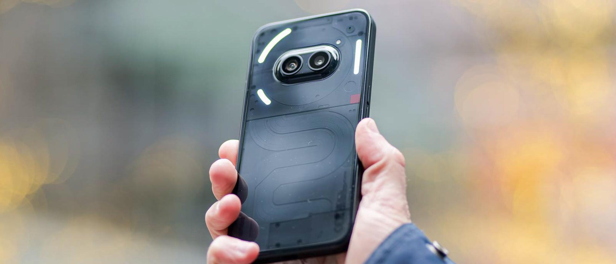 Τίποτα Τηλέφωνο 2α κριτική.