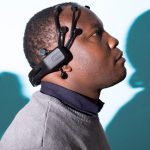 «Ανακάλυψε το Ακουστικό με Τεχνητή Νοημοσύνη που Προβλέπει τις Επιληπτικές Κρίσεις – Η Τεχνολογία που Μπορεί να Σώσει Ζωές!»