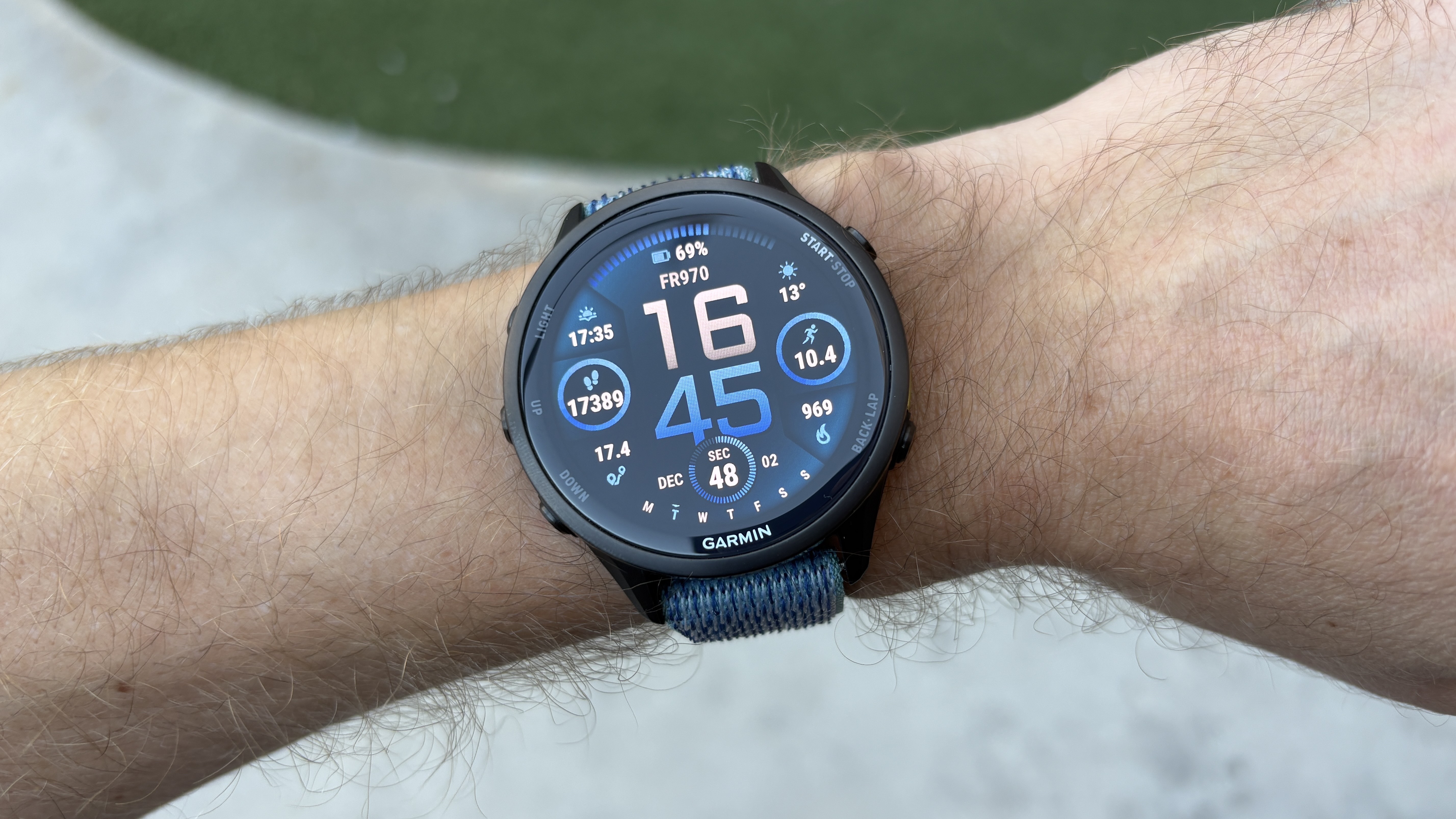 Αξιολόγησα τη Garmin και ανακάλυψα τα 5 ρολόγια που θα αλλάξουν τη ζωή σου! Garmin Forerunner 970 στον καρπό του άνδρα