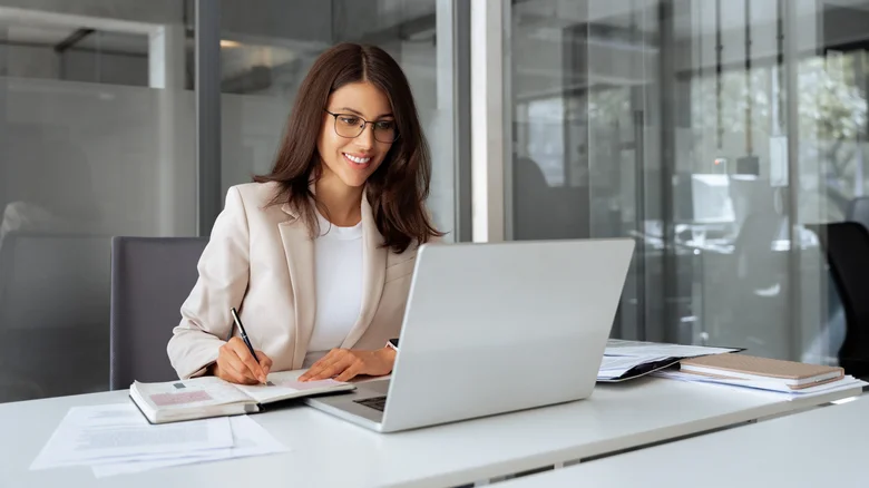 «Ανακαλύψτε τις 10 εκπληκτικές ιδέες για να μετατρέψετε τον παλιό σας υπολογιστή σε θησαυρό αντί να τον πετάξετε!»