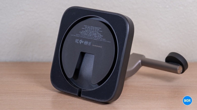 Κάτω μέρος της βάσης ασύρματης φόρτισης 3 σε 1 Mophie Qi2