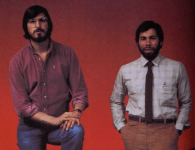 «Apple: Από το γκαράζ στην κορυφή της παγκόσμιας χρηματιστηριακής αξίας – Η ανατρεπτική ιστορία που θα σας καθηλώσει!» Apple