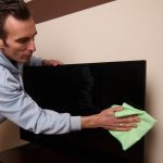 Αυτή είναι η ρουτίνα καθαρισμού της τηλεόρασης που πρέπει να ακολουθείτε