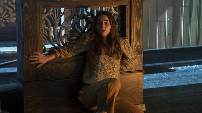 Η Κέιτλιν Ντέβερ, η πρωταγωνίστρια του The Last Of Us, εμφανίστηκε σε αυτήν την ταινία εισβολή εξωγήινων, κυρίως χωρίς διαλόγους