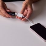 Μην συνδέετε ποτέ αυτές τις πέντε συσκευές στη θύρα USB του τηλεφώνου σας