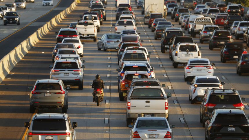 Η Κίνα καταστρέφει την οδήγηση με ένα πεντάλ (για καλό λόγο).