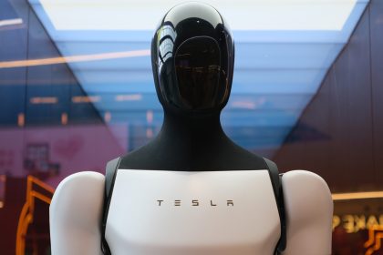 Η δημόσια αποτυχία του ρομπότ Tesla Optimus πρέπει να φανεί για να γίνει πιστευτή