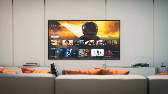 Ποτέ μην καθαρίζετε μια τηλεόραση με πανί από μικροΐνες αφού την ρίξετε — Να γιατί