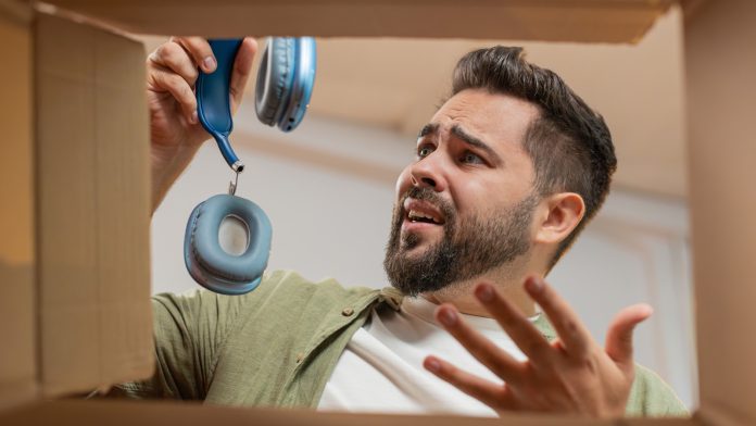 10 Reasons Your Bluetooth Headphones Keep Disconnecting (And How To Fix It)