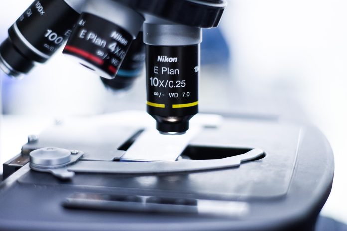 «Συναγερμός για τους Νέους: Γιατί ο Καρκίνος του Παχέος Εντέρου Αυξάνεται Ραγδαία;»