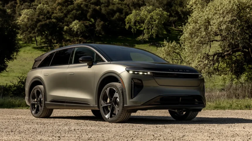 Η Lucid Motors διπλασίασε την παραγωγή EV το 2025 μετά από πρώιμους αγώνες Gravity SUV