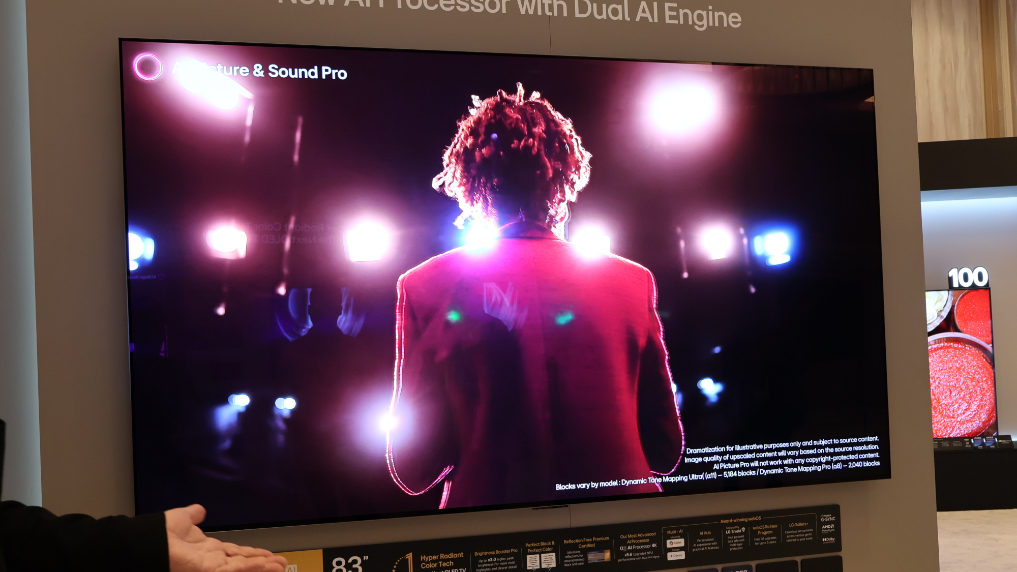 Το LG C6 OLED σε τοίχο στην δοκιμαστική σουίτα της LG στην CES 2026.