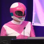 «Σοκαριστικές στιγμές: Χακτιβίστρια ΔΙΑΓΡΑΦΕΙ ΡΑΤΣΙΣΤΙΚΕΣ ΙΣΤΟΣΕΛΙΔΕΣ ΖΩΝΤΑΝΑ ΣΕ ΣΥΝΕΔΡΙΟ – Το βίντεο που θα σας αφήσει άναυδους!»