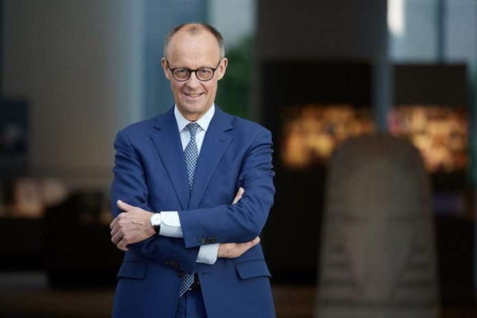 Ανακάλυψε τη Μυστική Συνταγή Ανάπτυξης της Ελβετίας – Γιατί ο Μερτς Την Κυνηγά!