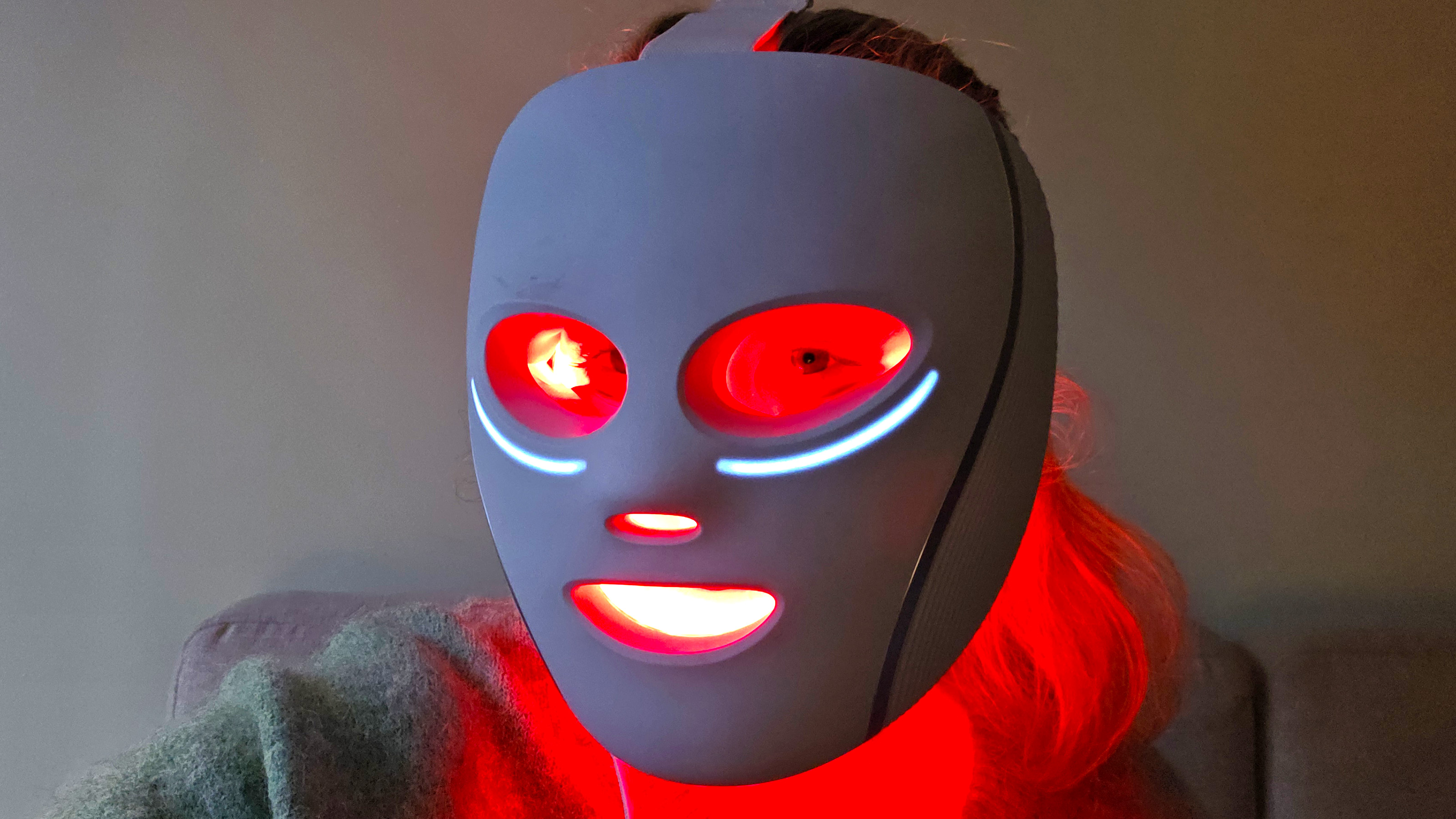 «Shark CryoGlow: Η Ανακαλυψη που Υπόσχεται Θαύματα – Πραγματικά Λειτουργεί ή Είναι Απάτη;» Κόκκινο φως μάσκας Shark CryoGlow