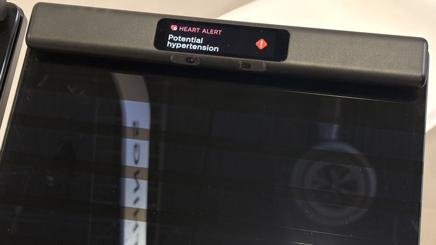 Ξυπόλητος στο CES: Το μυστικό του Withings Body Scan 2 που αποκαλύπτει τόνους πληροφοριών για τη μακροχρόνια υγεία σε 90 δευτερόλεπτα!