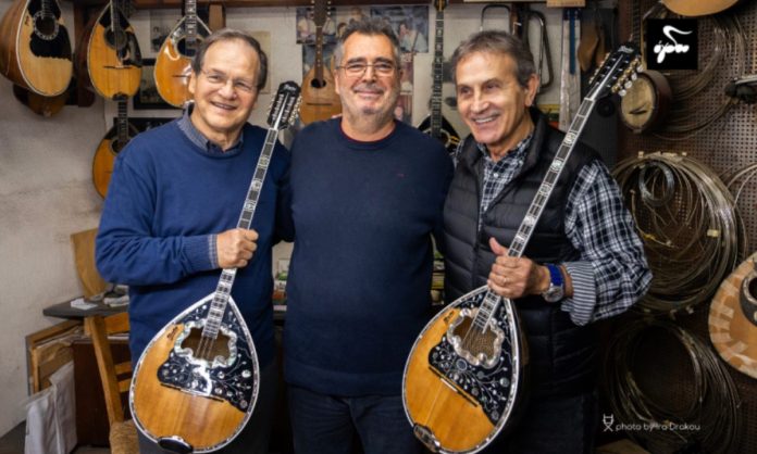 Αναβολές και Περιπέτειες: Τα Νέα Μπουζούκια του Χρήστου Νικολόπουλου και του Γιώργου Νταλάρα από το Οργανοποιείο του Βαρλά!