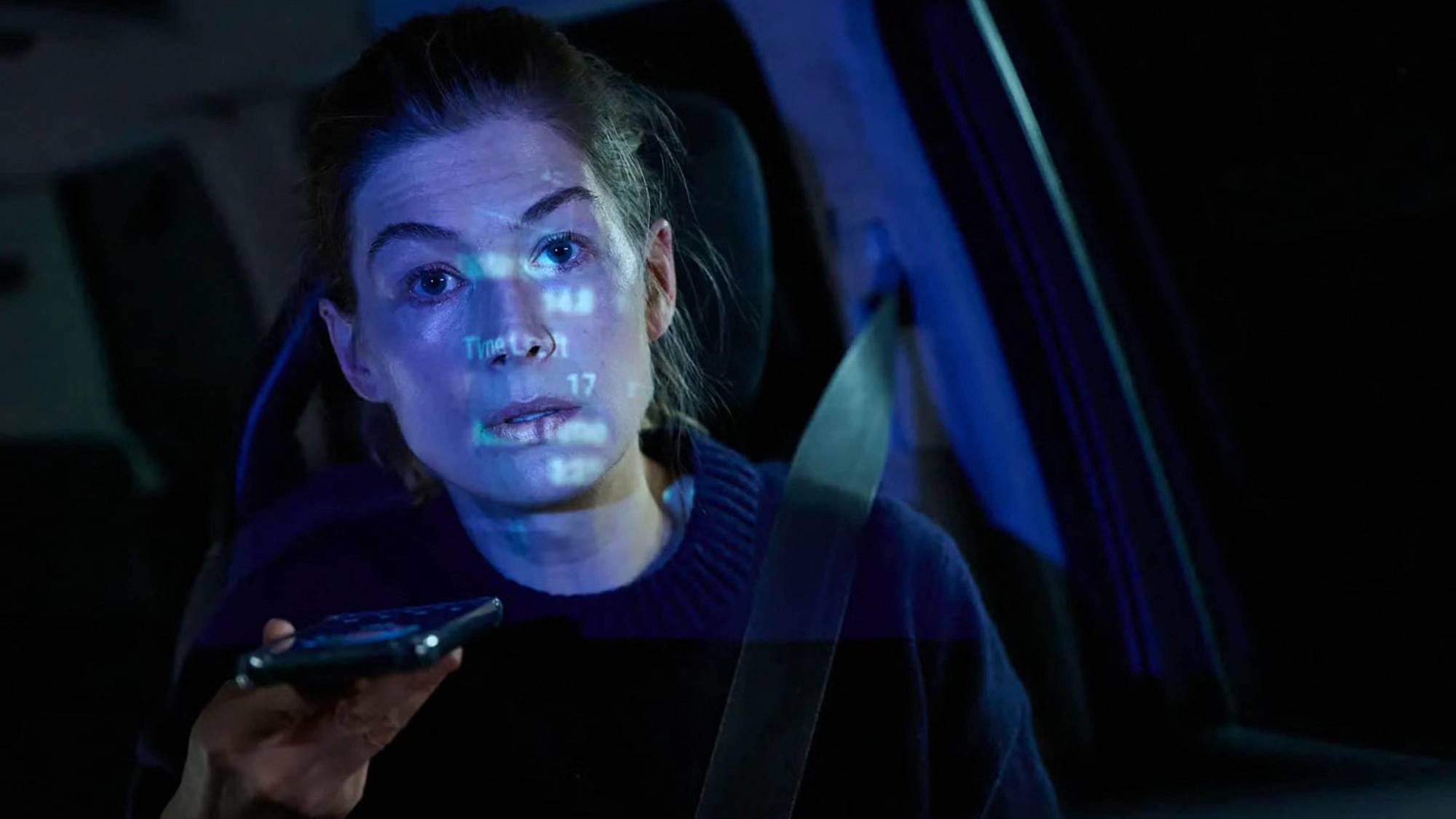 Rosamund Pike ως Maddie μέσα "Hallow Road"