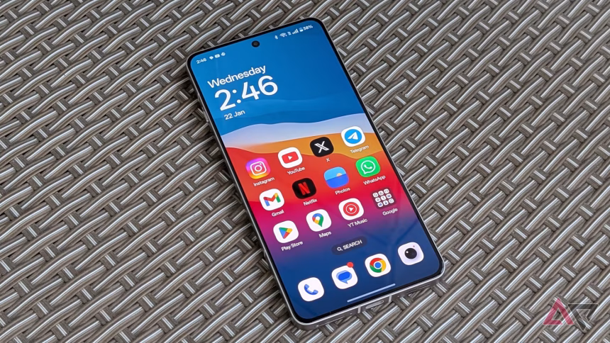 Το εμβληματικό τηλέφωνο που όλοι αγνοούν είναι τώρα ακόμα καλύτερο