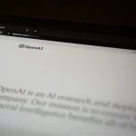 Συναρπαστική αποκάλυψη: Η OpenAI ετοιμάζει επαναστατική audio-first συσκευή και επόμενο μοντέλο ήχου για το 2026!