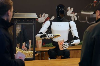 «Η Κίνα σαρώνει: Θα αφήσει πίσω τον Έλον Μασκ με τα νέα ανθρωποειδή ρομπότ;»