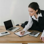 «Μάθε πώς να ξαναρχίσεις τη ζωή σου μετά από απόλυση: 4 ανατρεπτικοί τρόποι για μια νέα καριέρα!»