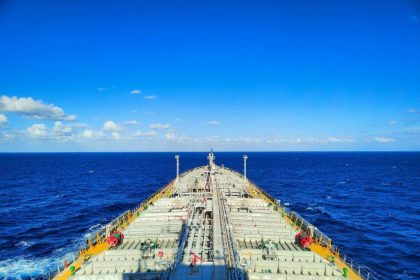 Ερυθρά Θάλασσα: Οι Ανατροπές στη Ναυτιλία Συνεχίζονται Παρά την Παύση Πυρός – Τι Πρέπει να Ξέρετε!