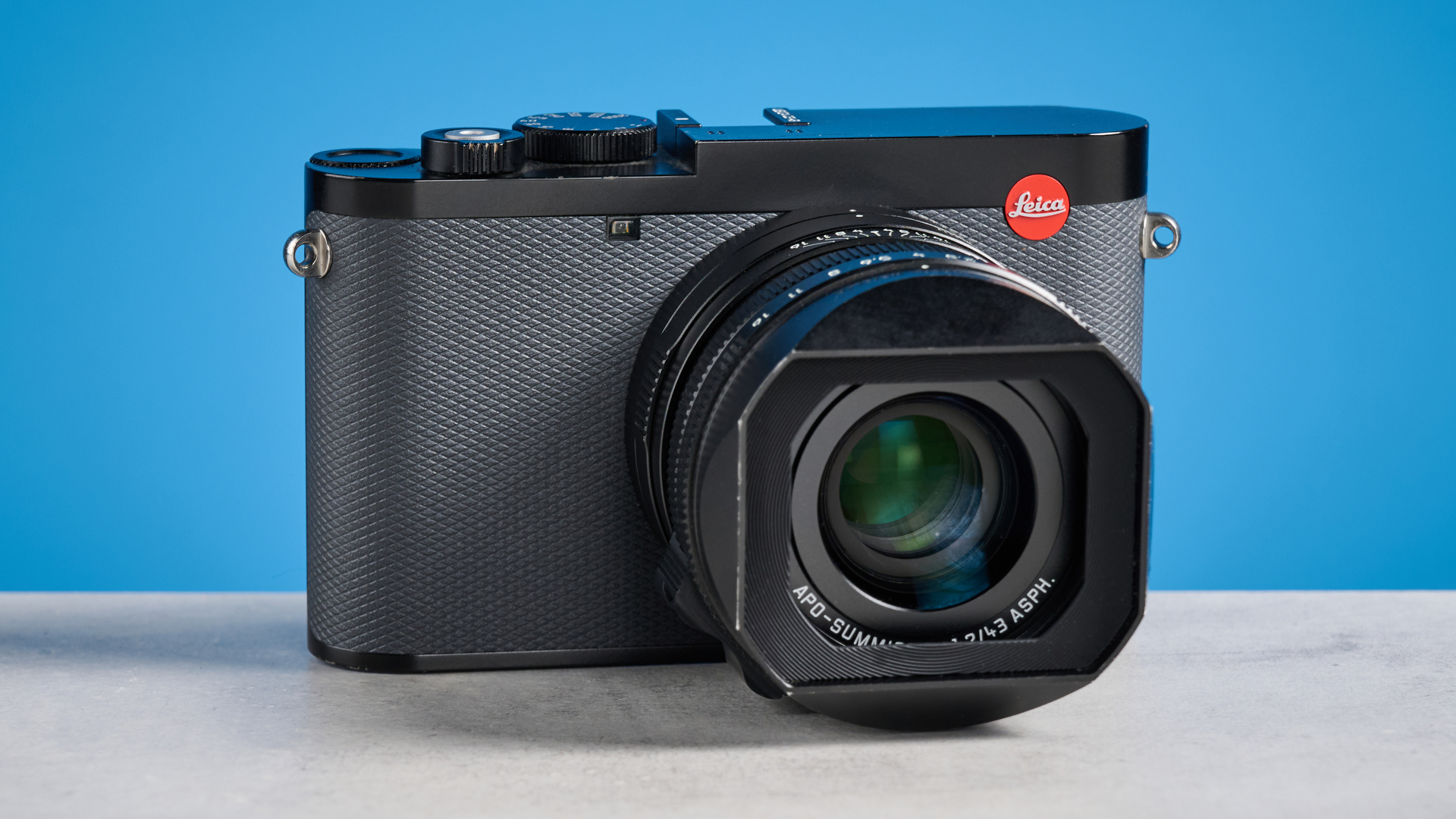 Ανακάλυψα το αμφιλεγόμενο Leica M EV1: Γιατί προτιμώ τον αγαπημένο μου με 4,5 αστέρια! Μια μαύρη κάμερα Leica Q3 43