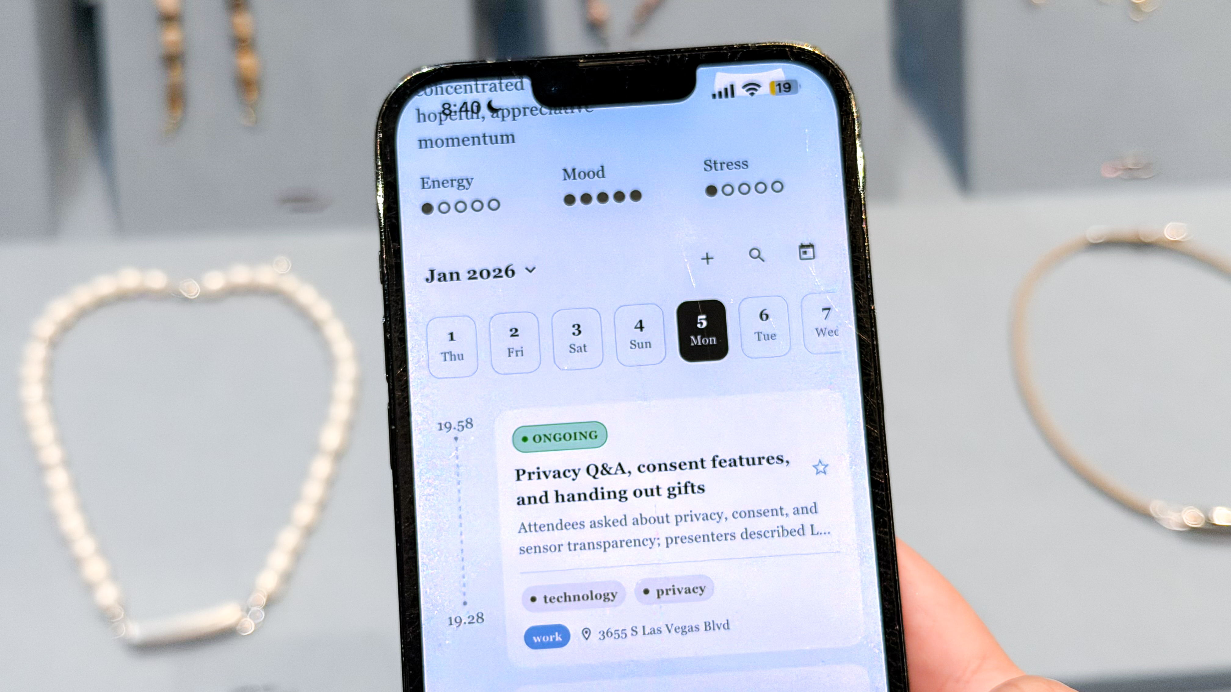 Κοσμήματα και εφαρμογή Nirva AI
