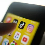 «Απίστευτο: Dating Coach στο TikTok Κατηγορείται για Φοροδιαφυγή Άνω των 300.000€! Δείτε τι αποκαλύπτεται!»