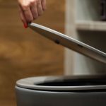 «Το κλειστό καπάκι δεν σας προστατεύει από τα μικρόβια: Ανακαλύψτε την αλήθεια που κανείς δεν σας λέει!»