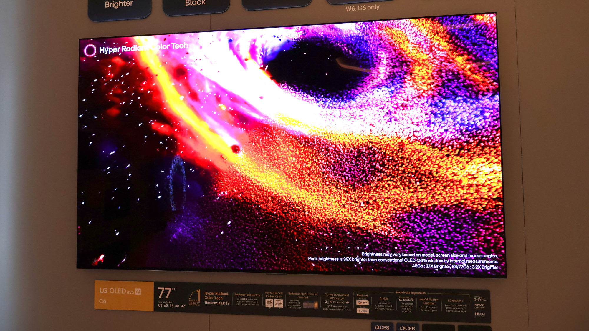 Το LG C6 OLED σε τοίχο στην δοκιμαστική σουίτα της LG στην CES 2026.