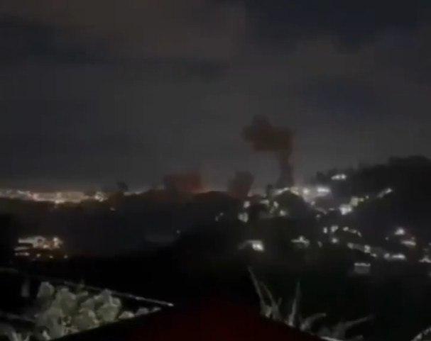 «Σοκαριστικές εκρήξεις συγκλονίζουν το Καράκας - Τι συμβαίνει στη Βενεζουέλα;»