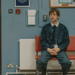 Μάθε πώς να παρακολουθήσεις το "Waiting for the Out" στο BBC iPlayer — και είναι εντελώς ΔΩΡΕΑΝ!