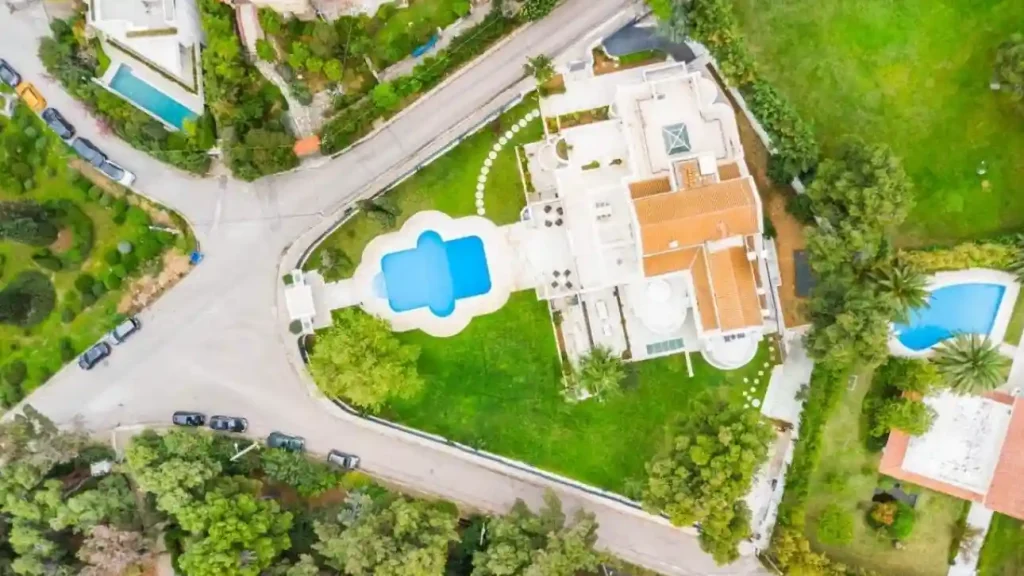 Σοκ! Ενοίκια που φτάνουν μέχρι 20.000€ το μήνα – Ανακαλύψτε πού και πώς! βίλα Κασσελάκη Εκάλη ενοίκιο έως 20.000 ευρώ