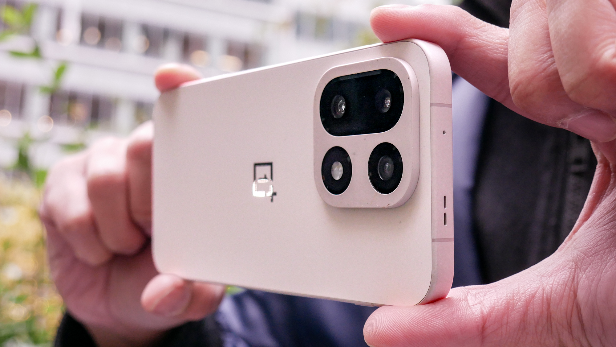 Κριτική OnePlus 15.