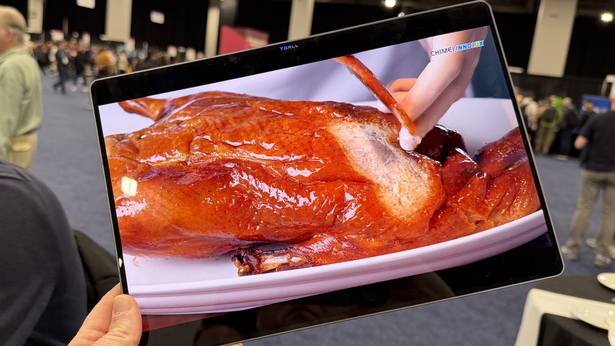 «Ανακάλυψα το Πιο Λεπτό Tablet του Κόσμου στην CES 2026 — Γνωρίστε την Συσκευή που Κάνει το iPad Pro να Φαίνεται Χοντρό!» Tablet τεχνολογίας Toall