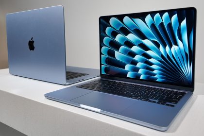 Το 2026: Ο Χρόνος που οι Φορητοί Υπολογιστές Θα Κατακτήσουν τον Κόσμο — Είναι Έτοιμοι για Όλους;