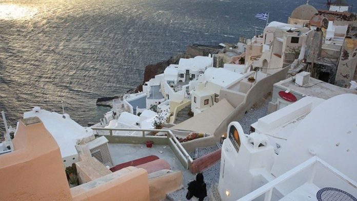 «Σαντορίνη: Ένας χρόνος από την σεισμο-ηφαιστειακή κρίση» «Σαντορίνη: Ένας χρόνος από την σεισμο-ηφαιστειακή κρίση»