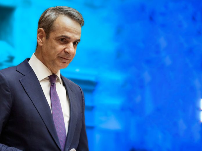 «Μεγάλο Σάββατο: Η Αλλαγή στην Πολιτική του Μητσοτάκη»