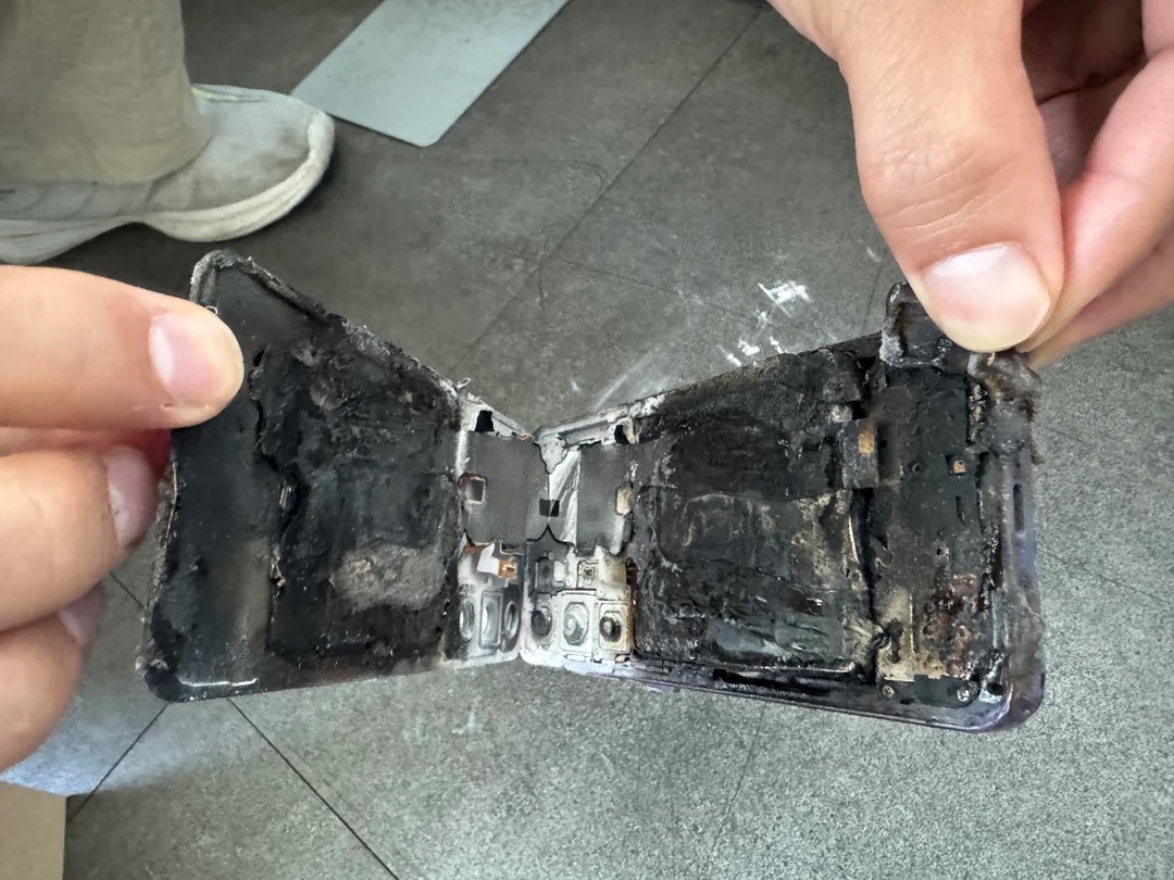 Καμένο Galaxy S24 στη Νότια Κορέα