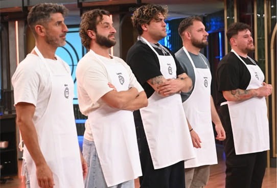 MasterChef: Η κόκκινη ομάδα προκρίθηκε στους ημιτελικούς MasterChef: Η κόκκινη ομάδα προκρίθηκε στους ημιτελικούς