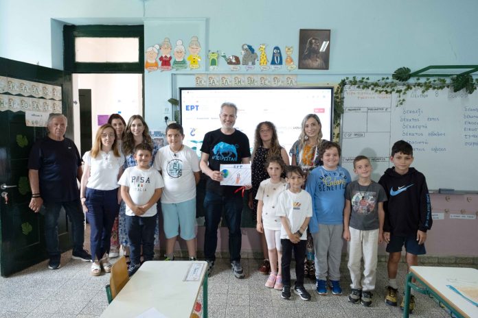 Η ΕΡΤ ενισχύει σχολεία στα Γιάννινα με 42 υπολογιστές Η ΕΡΤ ενισχύει σχολεία στα Γιάννινα με 42 υπολογιστές
