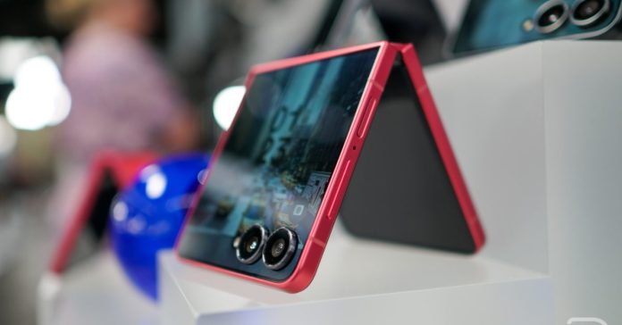 «Έγκριση για κυκλοφορία του Galaxy Z Flip 8: Σημαντική εξέλιξη» «Έγκριση για κυκλοφορία του Galaxy Z Flip 8: Σημαντική εξέλιξη»