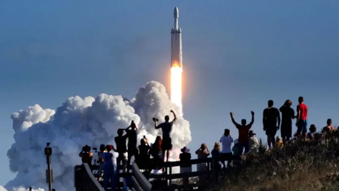 SpaceX: Αξία 2,6T $ από μπαλόνια, ξεπερνά προσωρινά την Amazon SpaceX: Αξία 2,6T $ από μπαλόνια, ξεπερνά προσωρινά την Amazon
