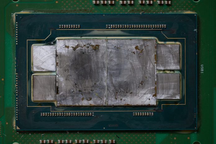 Η Intel επαναφέρει την ακυρωμένη GPU Arctic Sound «Xe-HP» με Quad-HBM2E Η Intel επαναφέρει την ακυρωμένη GPU Arctic Sound «Xe-HP» με Quad-HBM2E