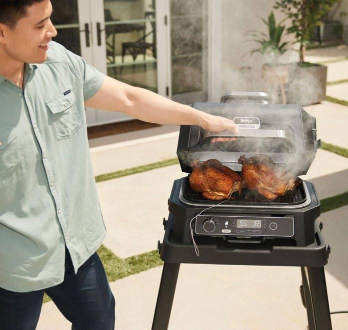 Ninja Woodfire Pro: Το ιδανικό εργαλείο για καλοκαιρινό BBQ! Ninja Woodfire Pro: Το ιδανικό εργαλείο για καλοκαιρινό BBQ!